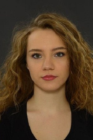 Eslem Akar portrait