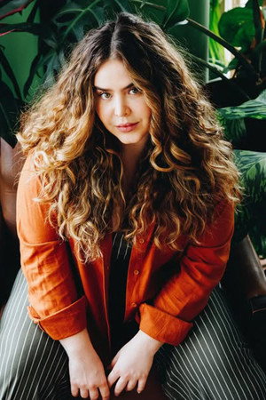 Lolla Tavares portrait