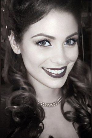 Tessa Lyn portrait