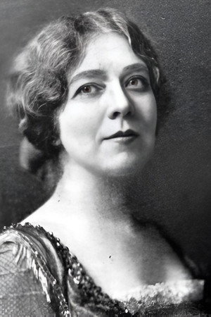 Mae Hotely portrait