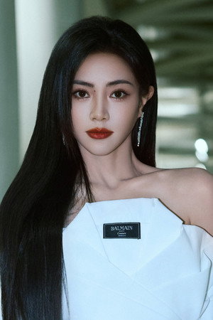 Chloe Xie portrait