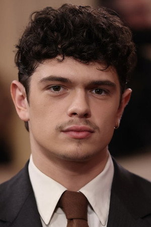 Noah Jupe portrait
