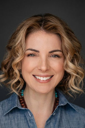 Özge Özberk portrait