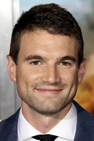 Alex Russell portrait