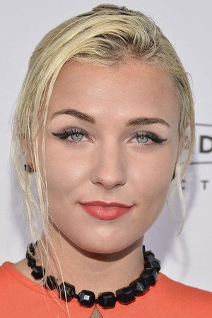 Maty Noyes portrait