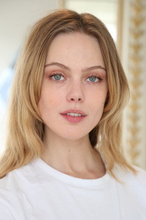 Frida Gustavsson portrait