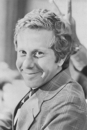 Olney Cazarré portrait