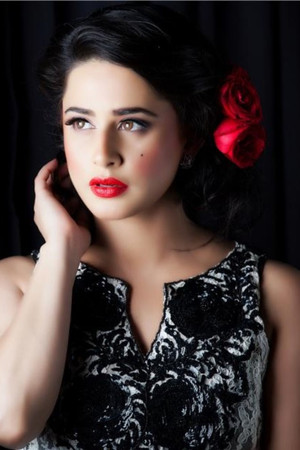Mehreen Raheel portrait