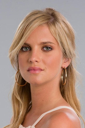 Júlia Palha portrait
