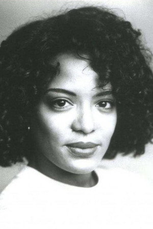 Luna Lauren Vélez portrait