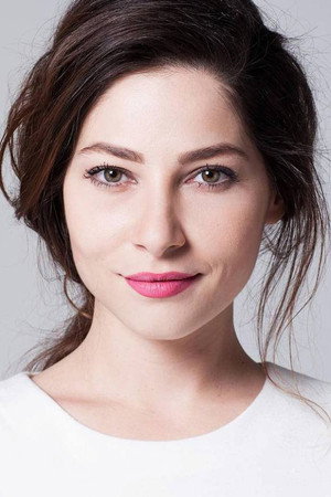 Berna Üçkaleler portrait