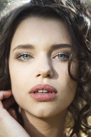 Bruna Linzmeyer portrait