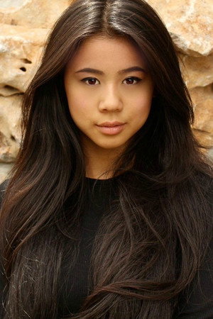 Leah Lewis portrait