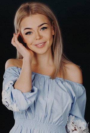 Alina Grosu portrait