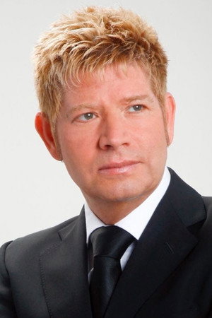 Roberto Leal portrait