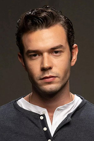 Aytaç Şaşmaz portrait