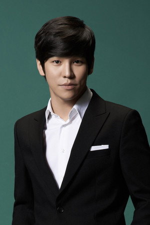 Kwang-Ho Hong portrait