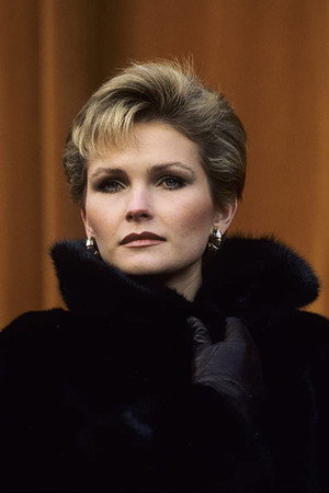 Fiona Fullerton portrait
