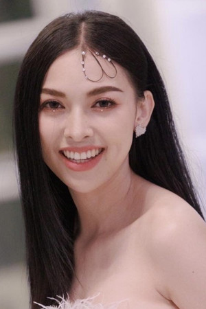 Suthida Buatik portrait