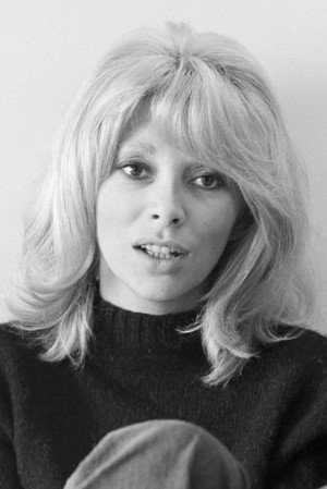 Mireille Darc portrait