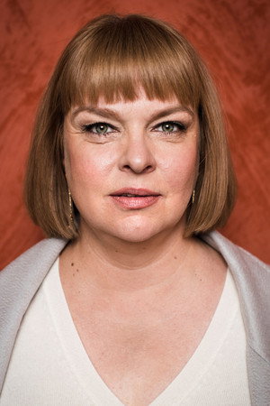 Elina Knihtilä portrait