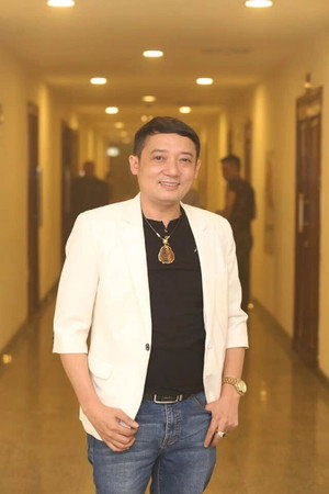 Chiến Thắng portrait