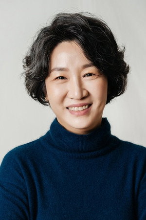 Shin Hye-kyung portrait