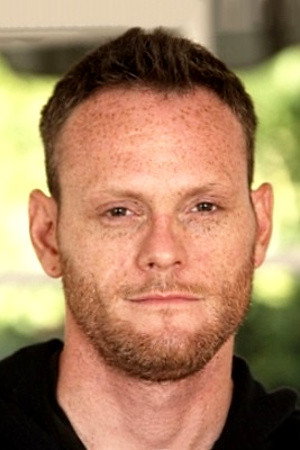 Mitt Aziani portrait