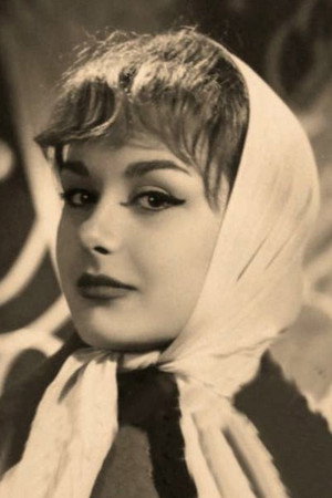Semra Sar portrait
