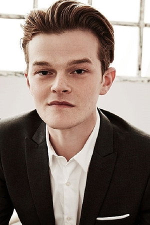 Robert Aramayo portrait
