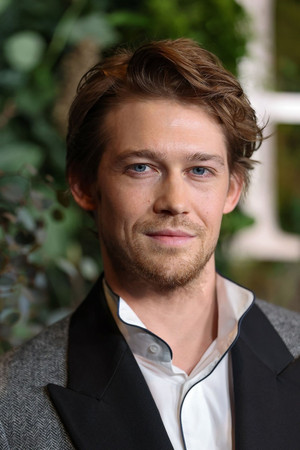 Joe Alwyn portrait