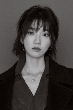 Yu Shasha portrait