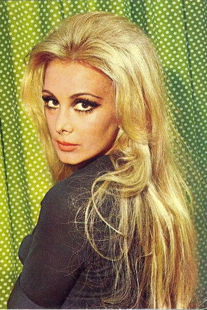 Filiz Akın portrait