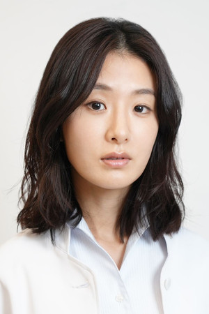 Hyunri portrait