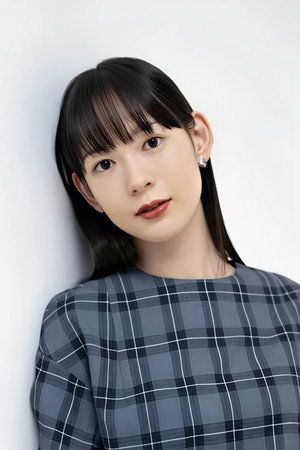 Moeka Hoshi portrait