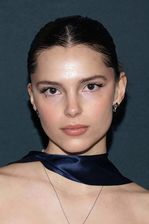 Inde Navarrette portrait