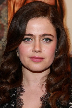 Molly Gordon portrait