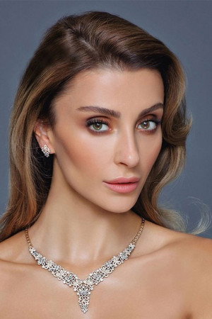 Özge Ulusoy portrait
