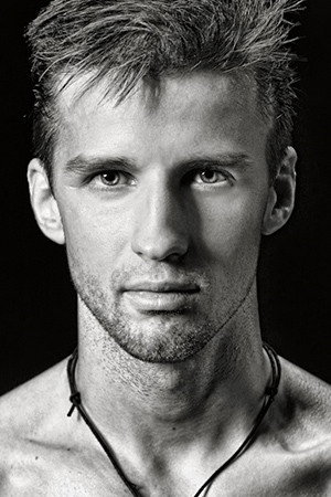 Simon Dexter portrait