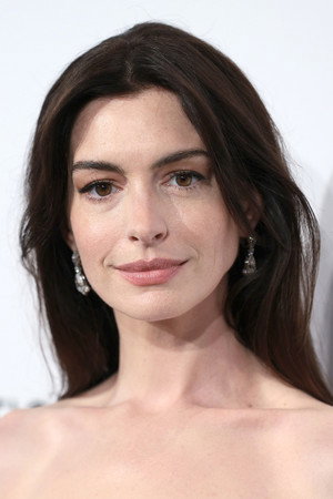Anne Hathaway portrait