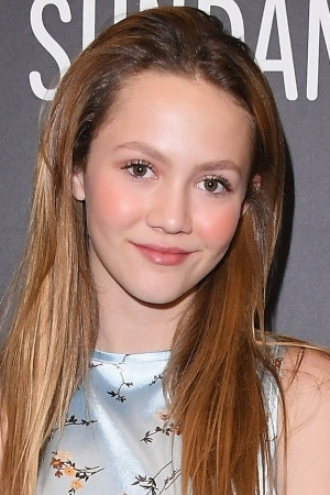 Iris Apatow portrait