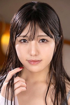 Shiori Kuraki portrait