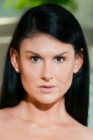 Sienna Rae portrait
