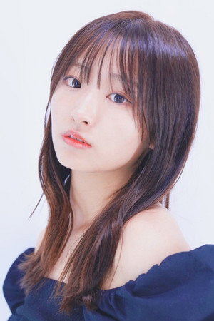 Risa Hinami portrait