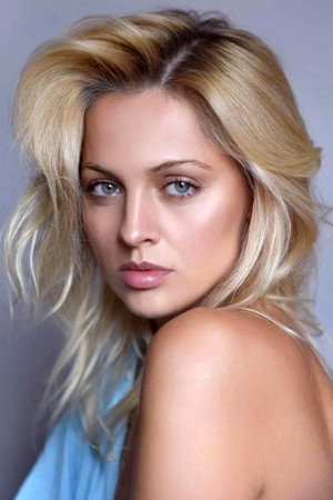 Yanina Studilina portrait