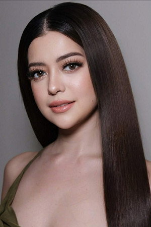 Sue Ramirez portrait