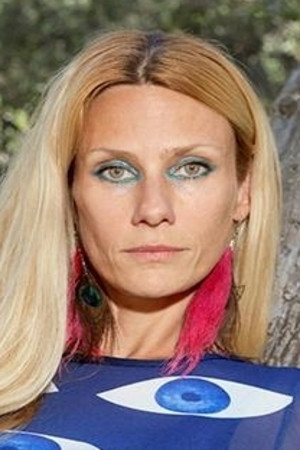 Maja d'Aoust portrait
