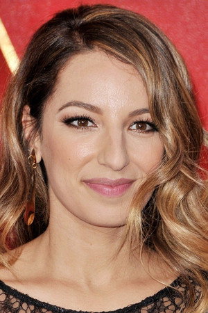 Vanessa Lengies portrait
