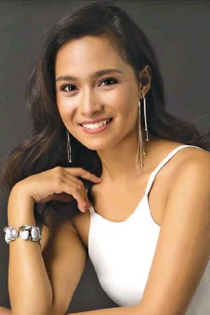 Elora Españo portrait
