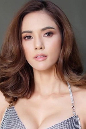 Lakana Wattanawongsiri portrait